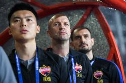 九游体育- 冲刺阶段英超焦点战，广州队更衣室发声，震撼外界，纪律约束更严格